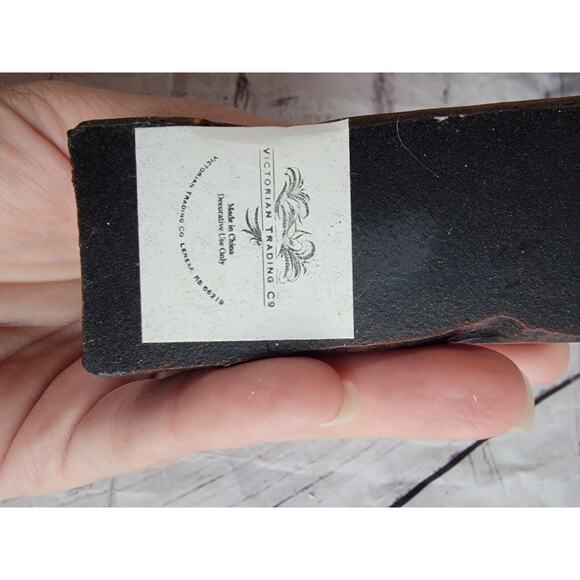 Victorian Trading Co Mouse On Wedge Of Cheese Door Stop Resin - Picture 7 of 8